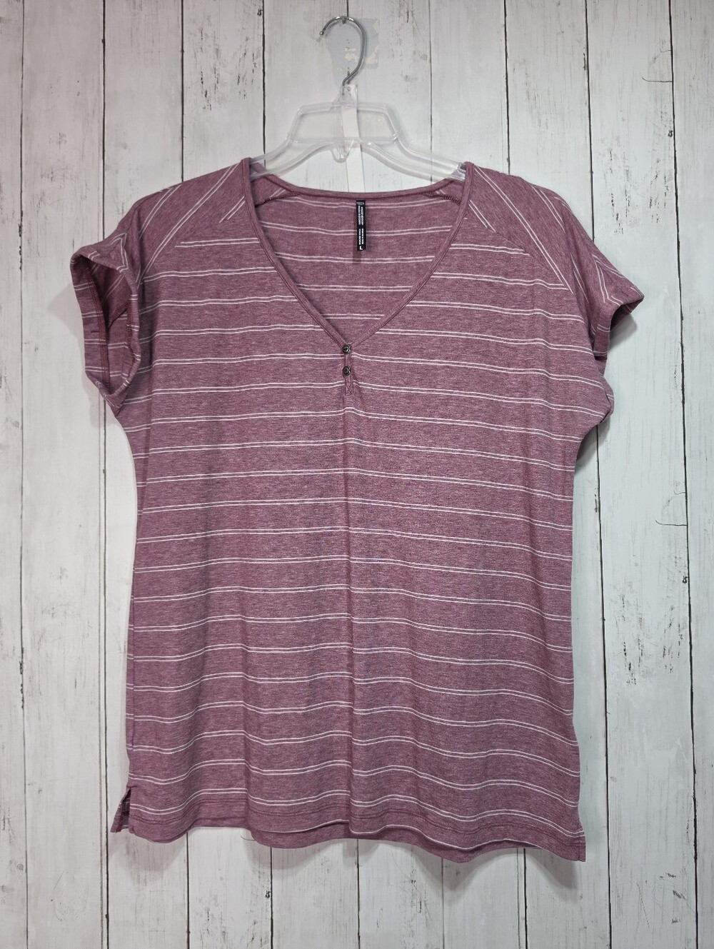 Kuhl Womens Lisette Shirt Sangria Stripe Short Sleeve VNeck Cranberry Size Large
